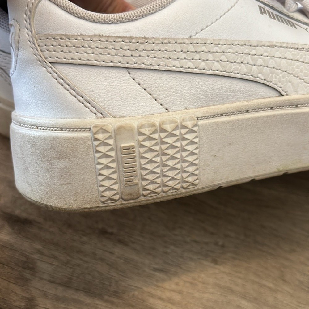 Puma soft foam white lace up sneakers size 7.5 - Picture 3 of 7